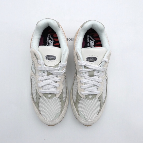 NEW New Balance 2002R Festival Sneakers M2002RJF Grey - Picture 3 of 16